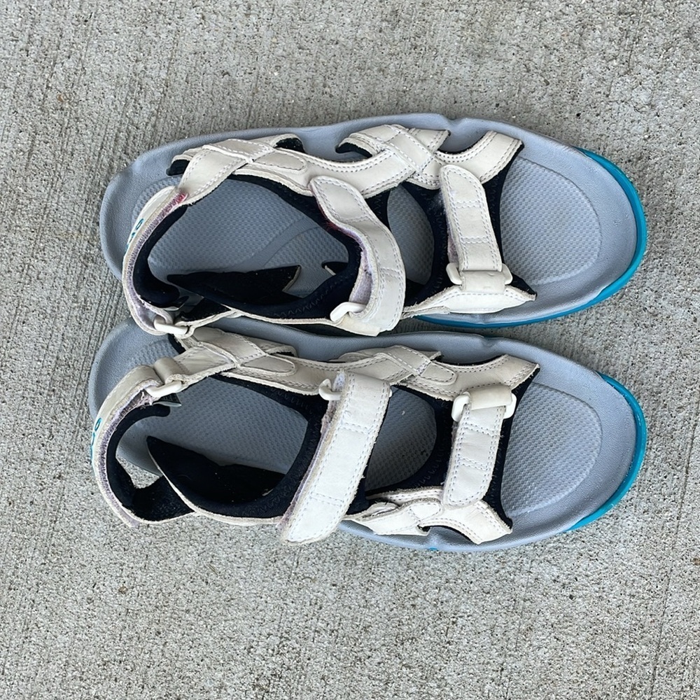 Crocs Blue White XTG Lopro Golf Strap Back Spikeless Sandals Shoes Womens Size 8 - Picture 2 of 5